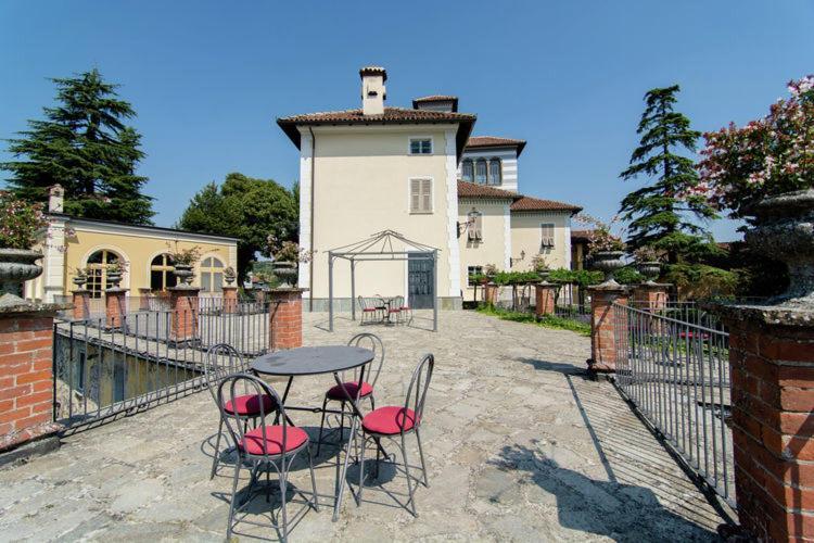 Castello Di Grillano Guest House Ovada Exterior foto